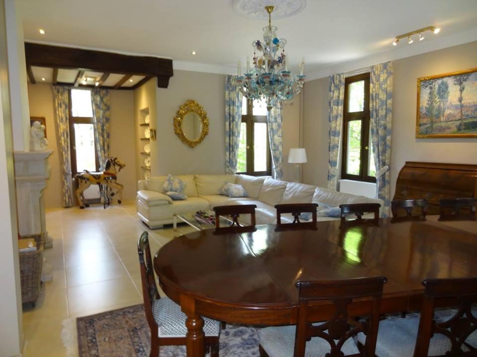 Le Chateau Des Eglantines Montignies-le-Tilleul Dış mekan fotoğraf